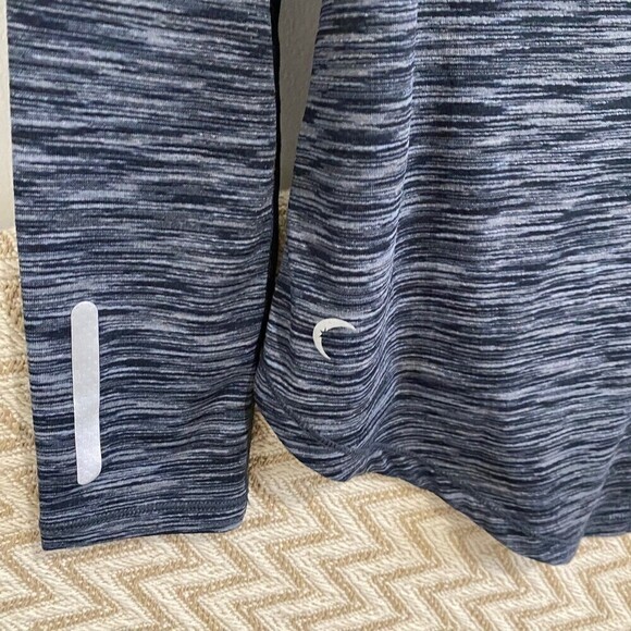 ZYIA Active Split Back Long Sleeve Shirt - Picture 6 of 8